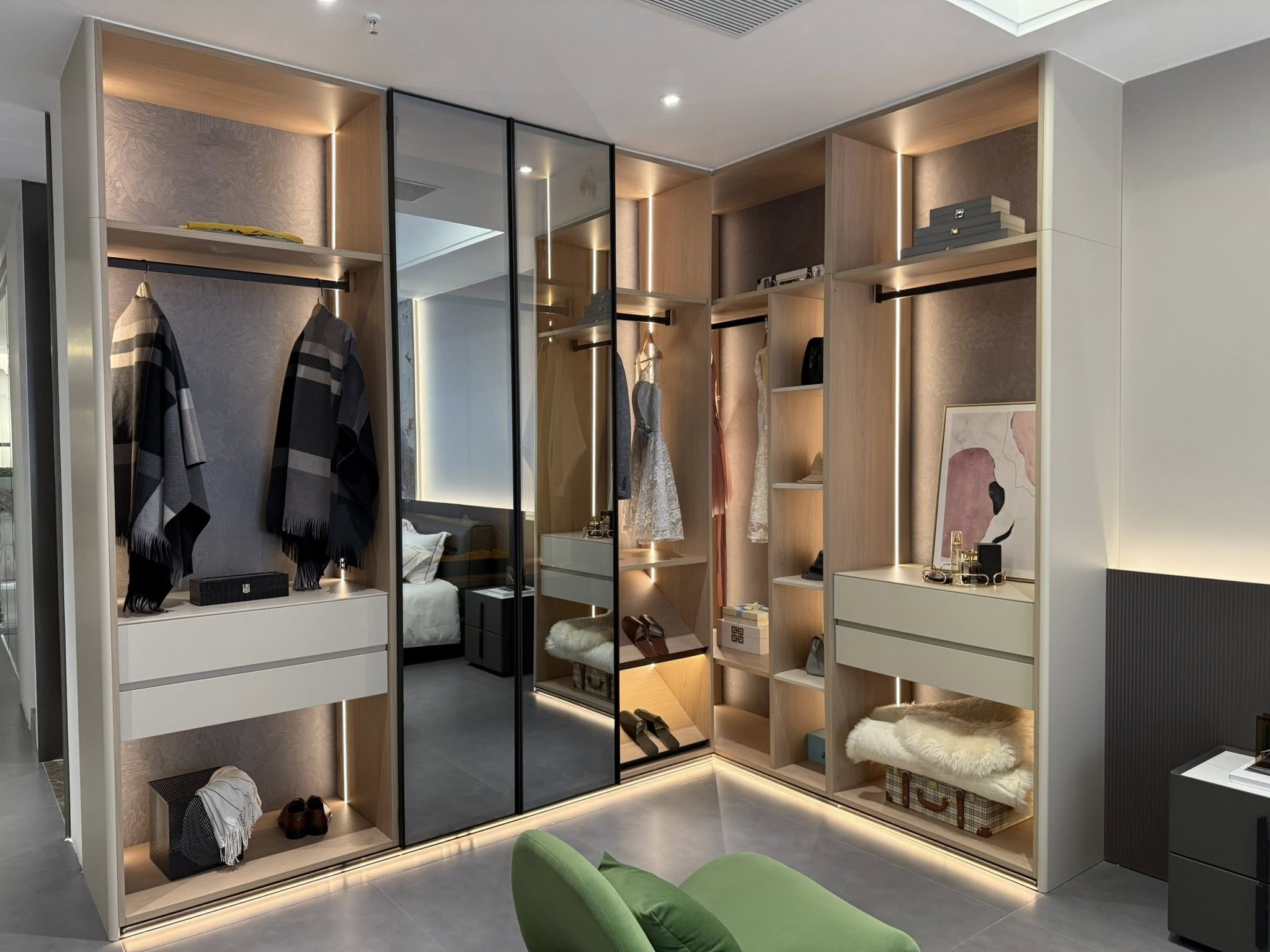 Walk-in Wardrobe